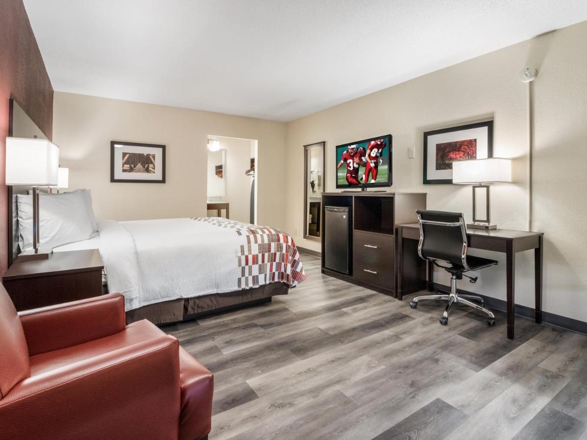 Red Roof Inn Дандрижд Екстериор снимка