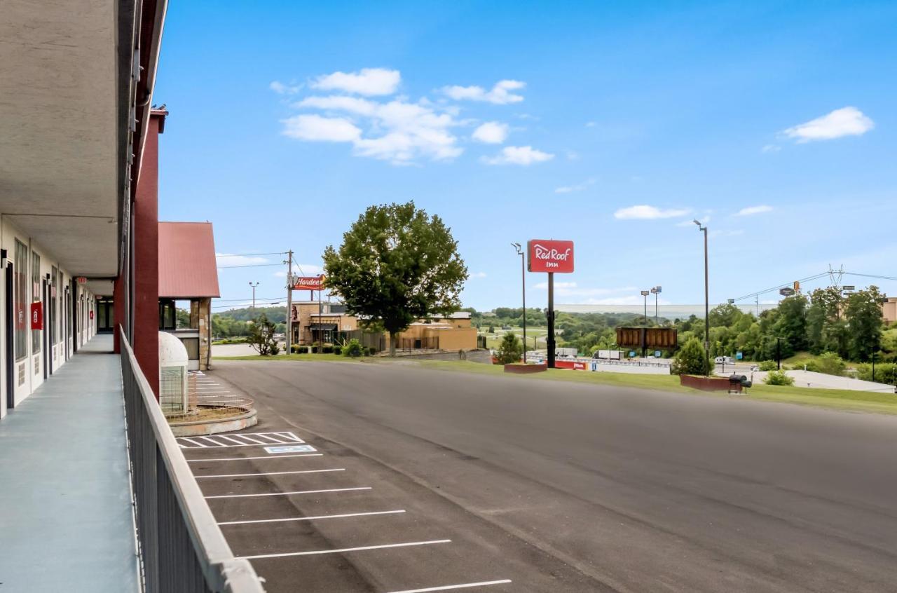Red Roof Inn Дандрижд Екстериор снимка