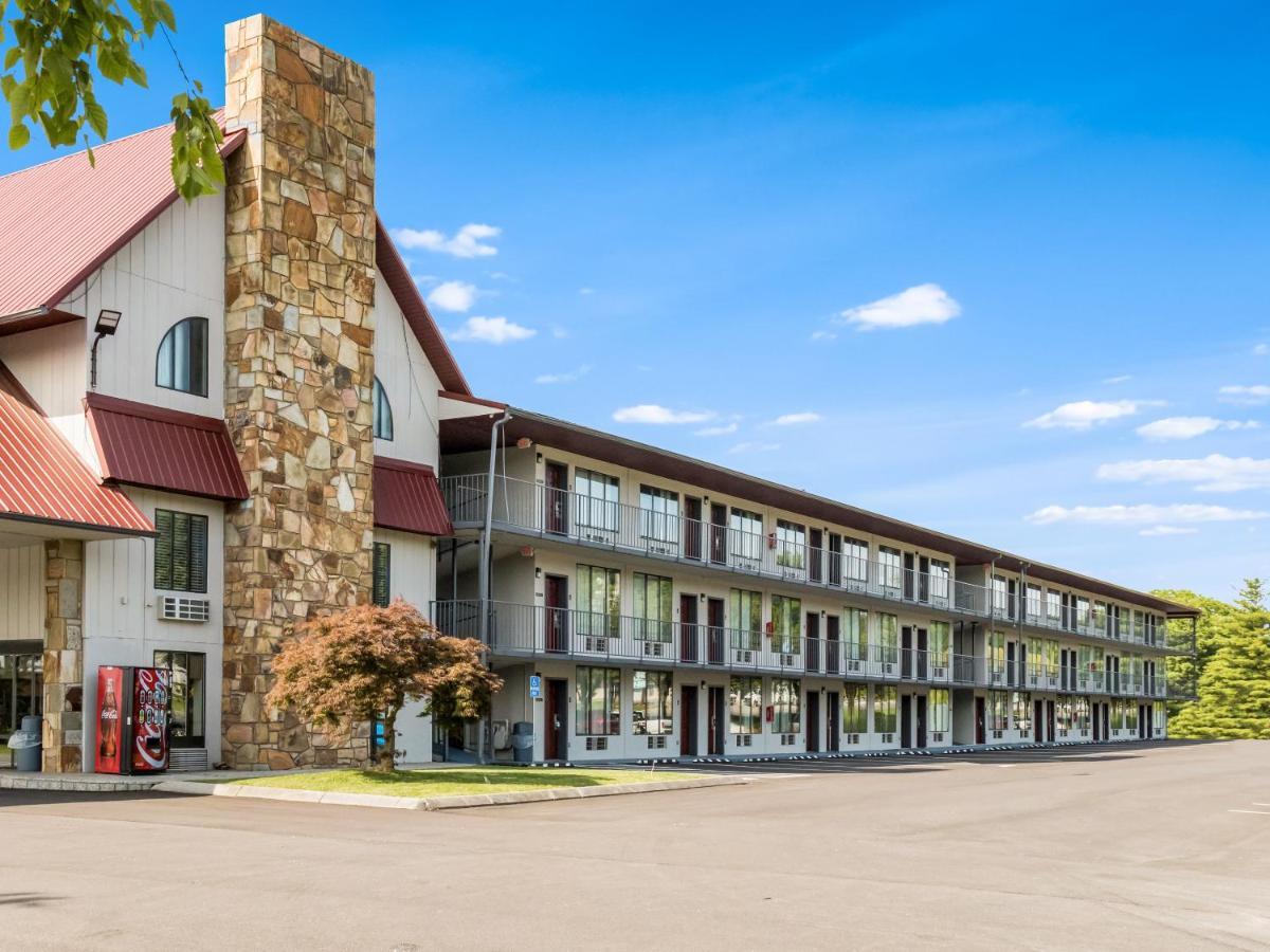 Red Roof Inn Дандрижд Екстериор снимка