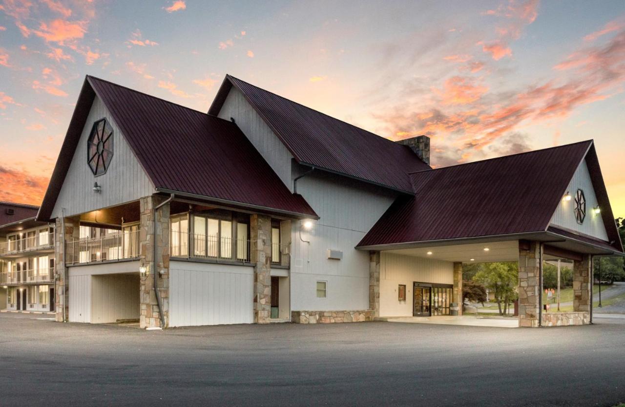 Red Roof Inn Дандрижд Екстериор снимка