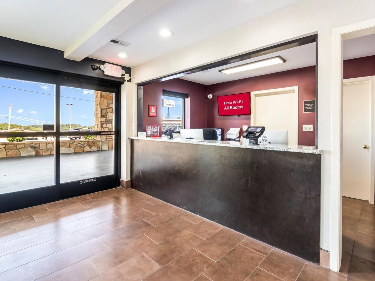 Red Roof Inn Дандрижд Екстериор снимка