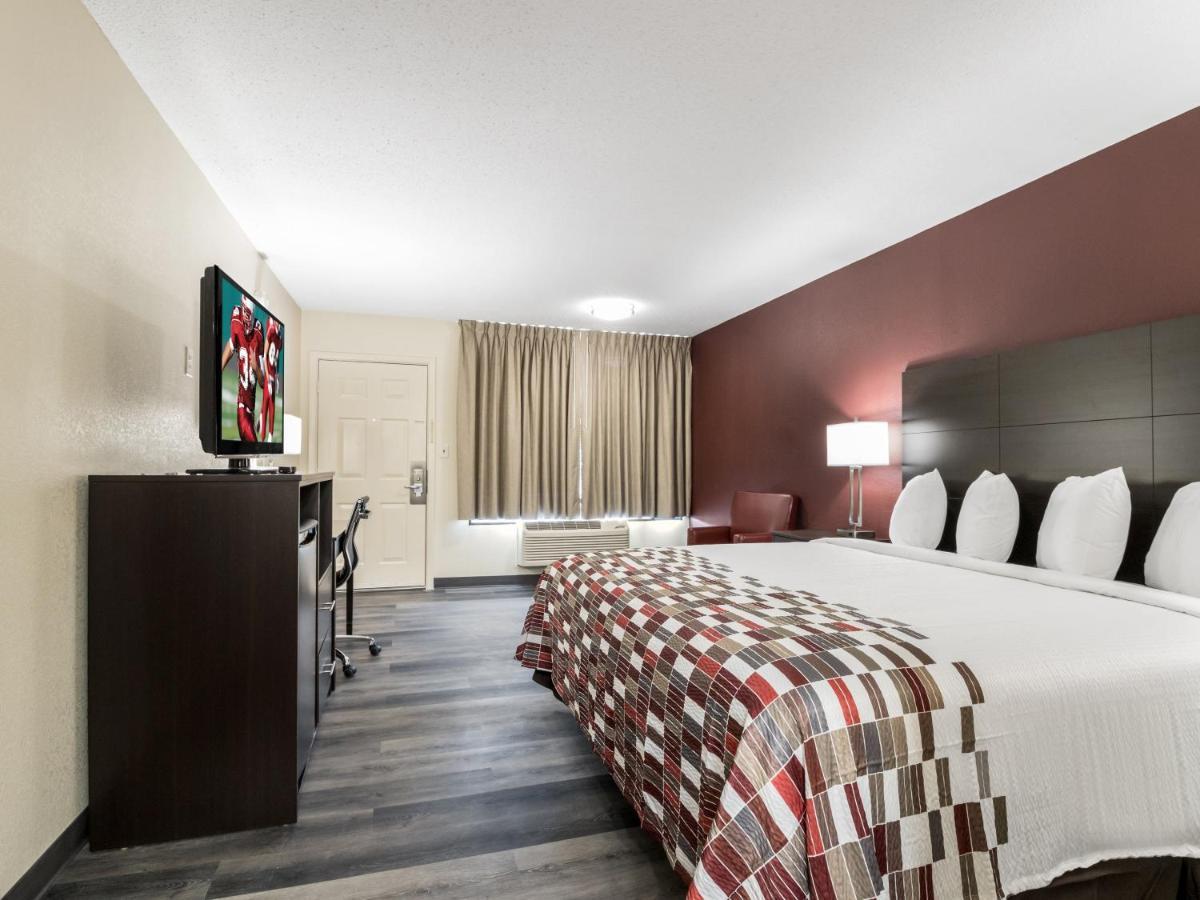 Red Roof Inn Дандрижд Екстериор снимка