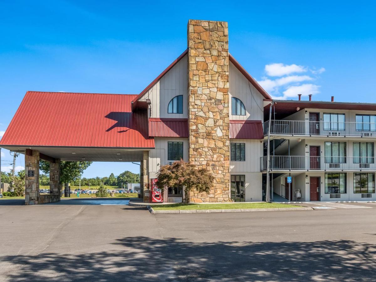 Red Roof Inn Дандрижд Екстериор снимка