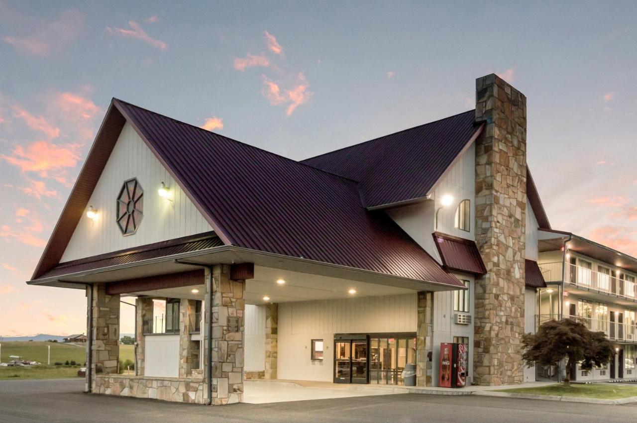 Red Roof Inn Дандрижд Екстериор снимка