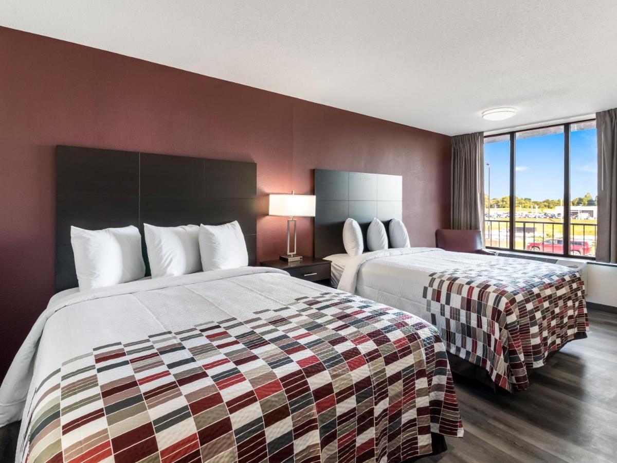 Red Roof Inn Дандрижд Екстериор снимка