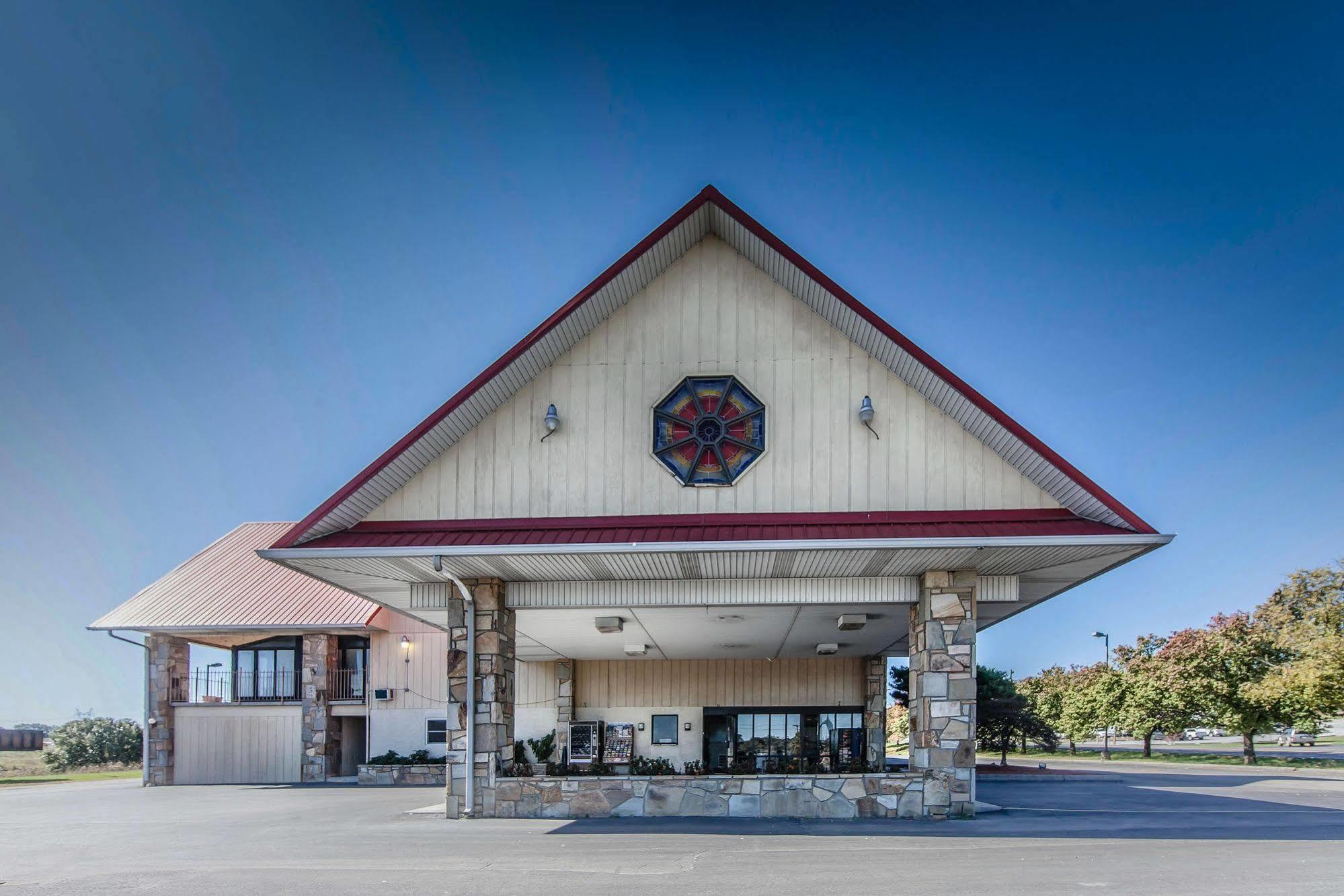 Red Roof Inn Дандрижд Екстериор снимка